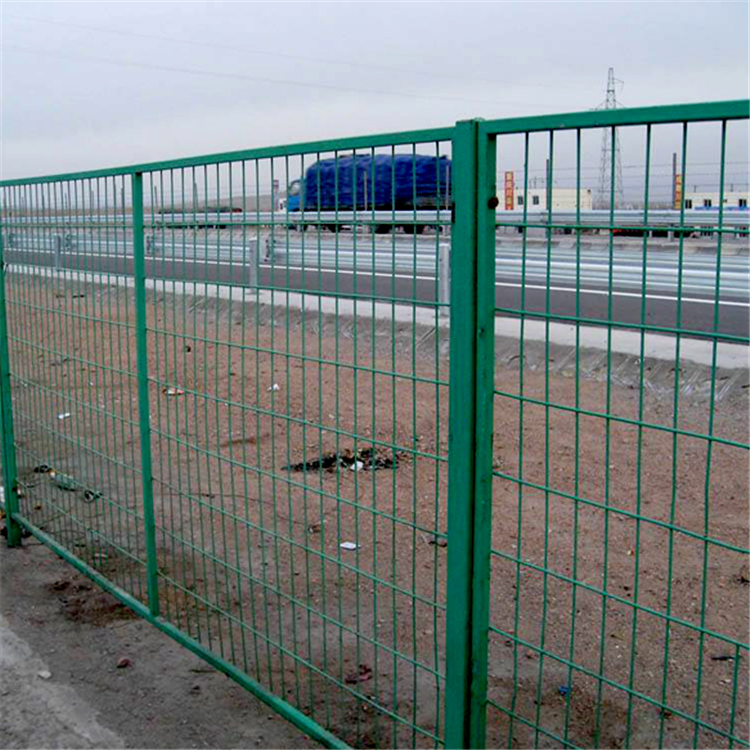 浸塑公路框架護欄網圖片2